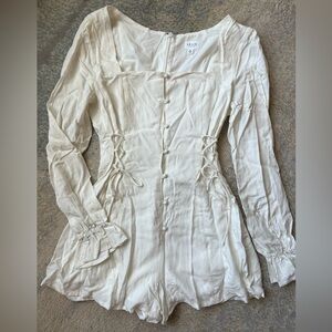 Le Lis Cream Romper